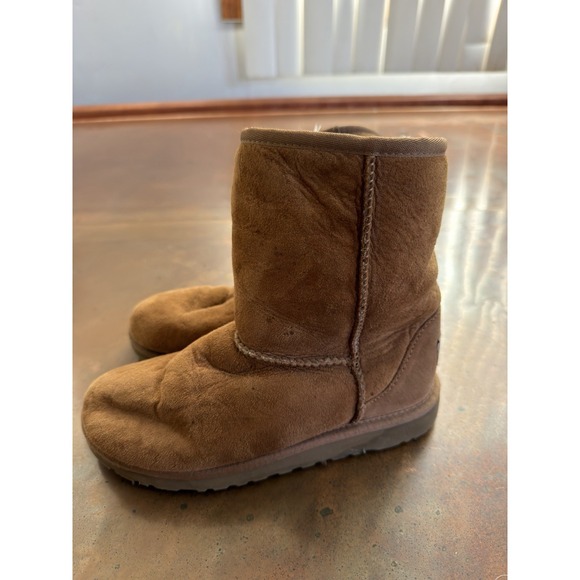 UGG Other - UGG Classic Short Chestnut Suede Sheepskin Boots Women's Size 3 Youth Size 2